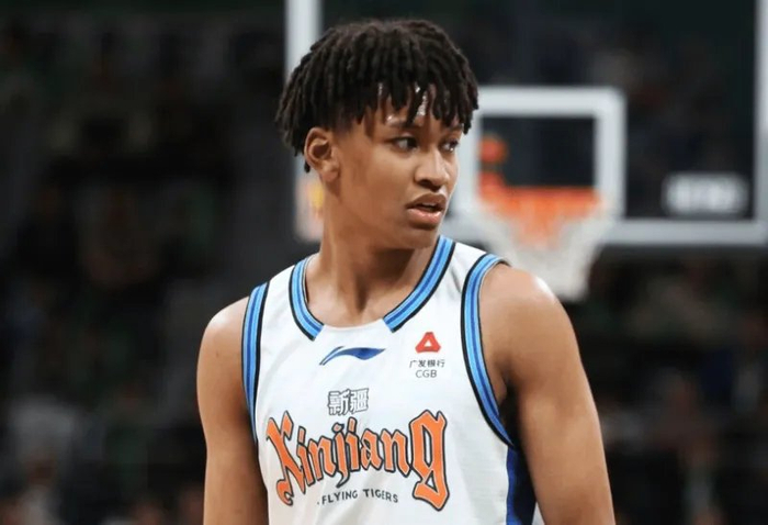 开云登录入口-新疆这两小将潜力无限！防守拉满可成大闸，冯傲还展现出色串联！|新疆男篮|比赛|青年队|球员|球队_新浪体育_新浪新闻